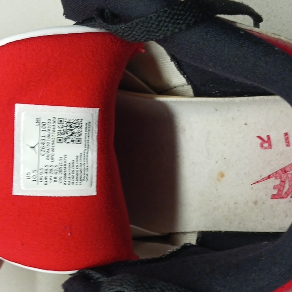 Jordan Reds - Picture 4 of 5